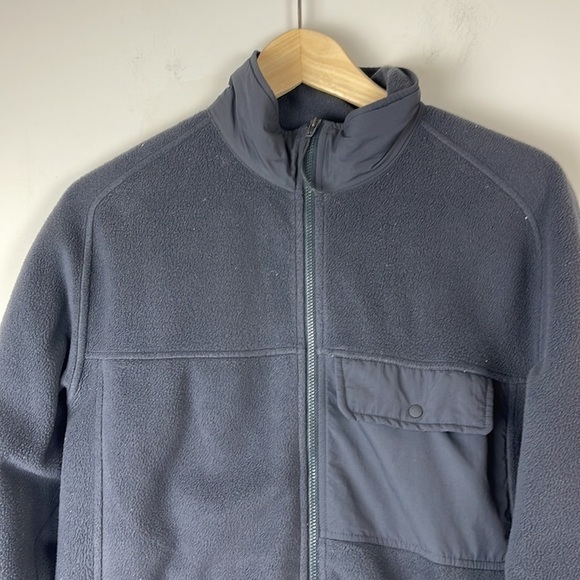 Mountain Hardware grey fleece zip up size small - Picture 2 of 8